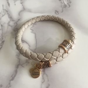BNWOT Alex and Ani Vintage Bracelet