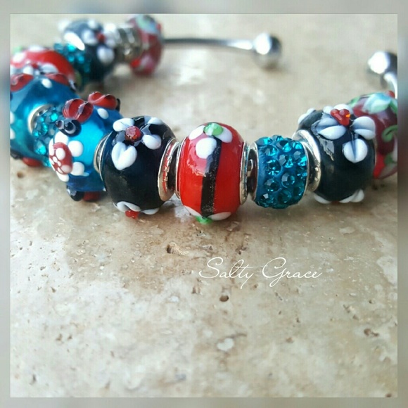 Sold*Little ladybug charm bracelet - Picture 2 of 3