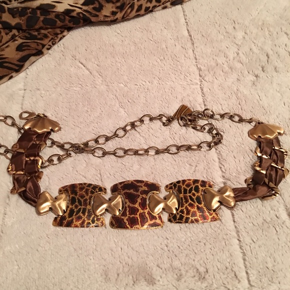 Chicos belt. Animal print on gold