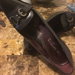 SALE!!!Via Spiga leather buckle pumps