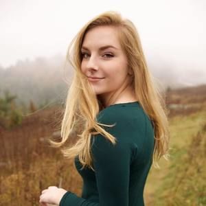 Meet your Posher, Chloe