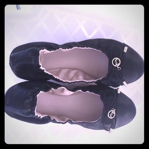 Juicy couture extremely comfortable flats