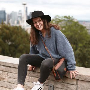 Meet your Posher, Clarisse