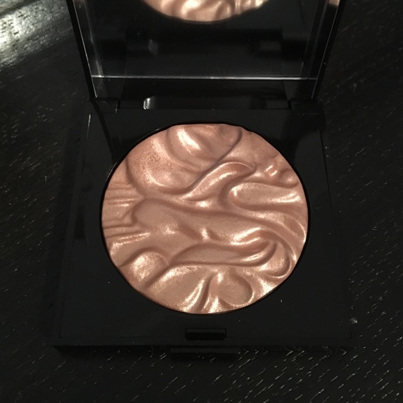 Laura Mercier Spellbound Heighlightee