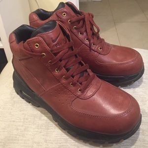 Nike ACG Boots in Brown Leather Size 9