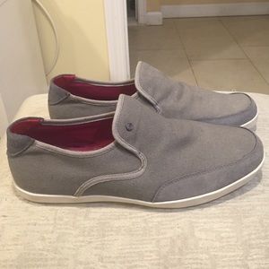 Steve Madden slip ons grey size 9