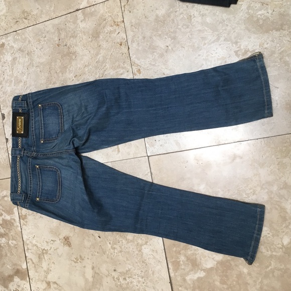 Marciano Jean Capris w Gold Braid Thread Detail - Picture 3 of 4