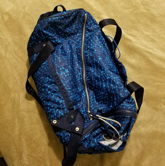 EUC, Lululemon Run Ways duffel