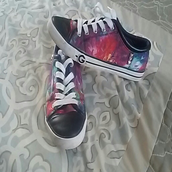 Colourful guess shoes - Picture 2 of 4