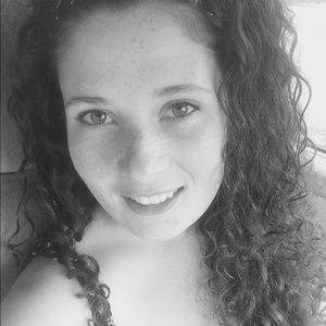 Meet your Posher, Cecilia