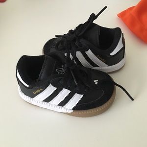 Baby adidas samba