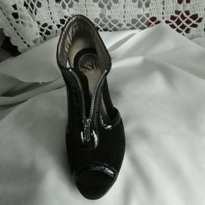 Sofft black suede shoes size 6.5M