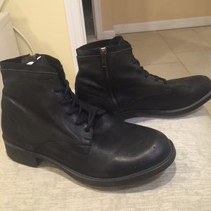 Steve Madden Size 9 black boots