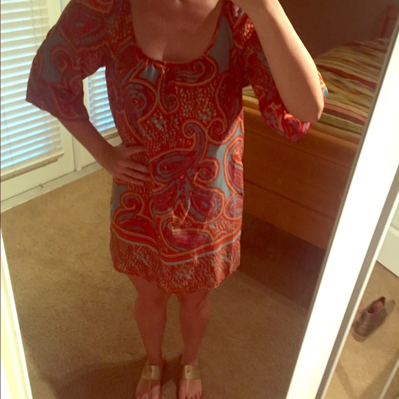Patterned dress with open arm sleeves!