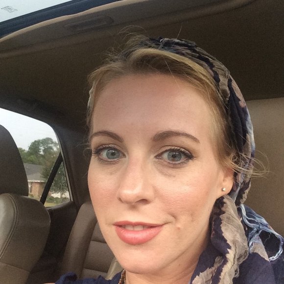 Meet your Posher, Corinna - Picture 1 of 1