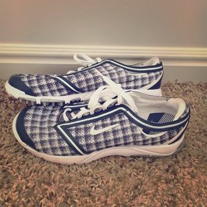 Nike women's light weight golf shoes.