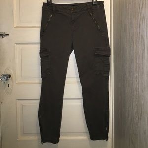 BEBE stretchy cargo pants Size 29