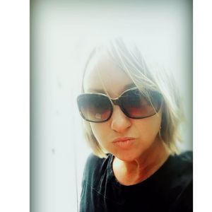 Meet your Posher, Dena