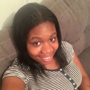 Meet your Posher, Danielle