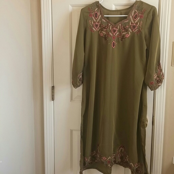 Girls abaya