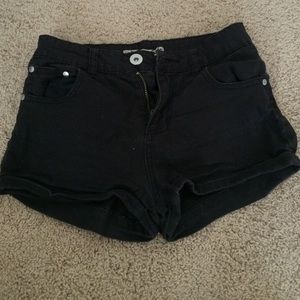 Tilly's black semi high waisted shorts