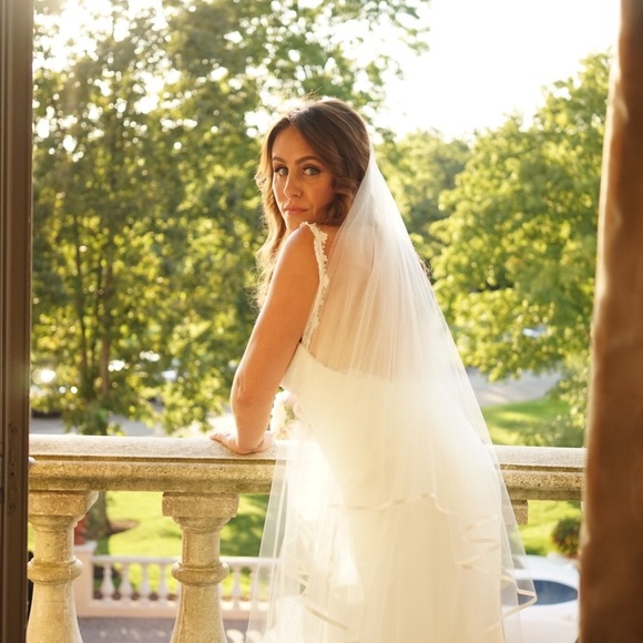 Meet your Posher, Alexandra - Picture 1 of 1