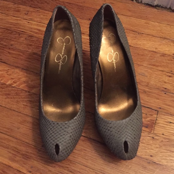Grey textured Jessica Simpson heels - Picture 2 of 4