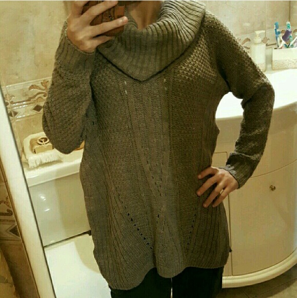 Charlotte Russe Sweaters - PRICE DROP NEW charlotte russe cowl sweater top