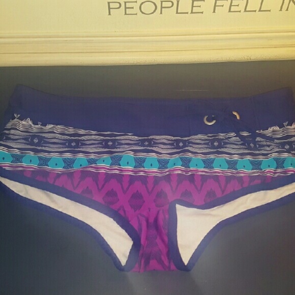 Athleta boy short style bikini bottoms.
