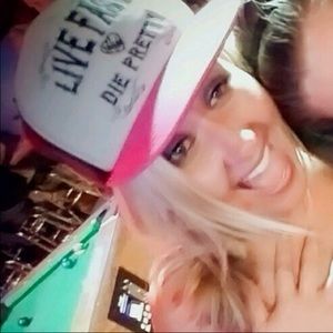 Meet your Posher, Kara