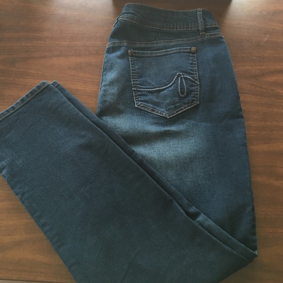 ⚡️FLASH SALE!⚡️Apt. 9 skinny jeans.