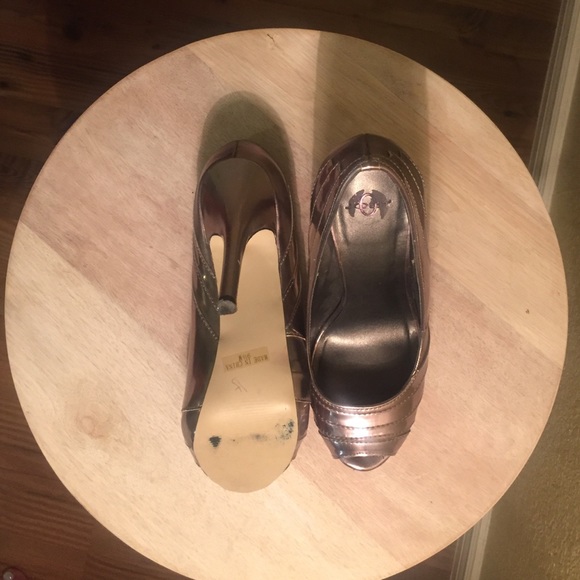 Silver - Picture 2 of 4