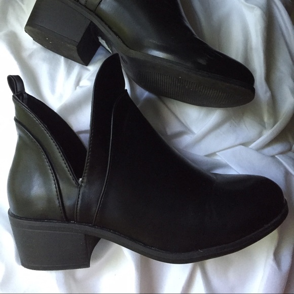Black Side Cutout Booties