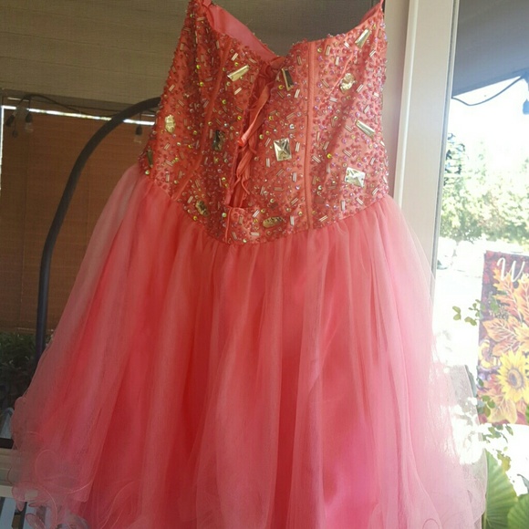 Dress - Picture 2 of 3