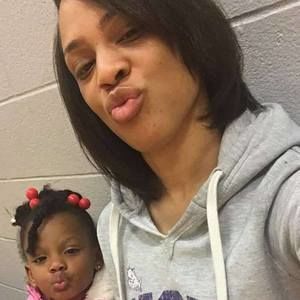 Meet your Posher, Alexis