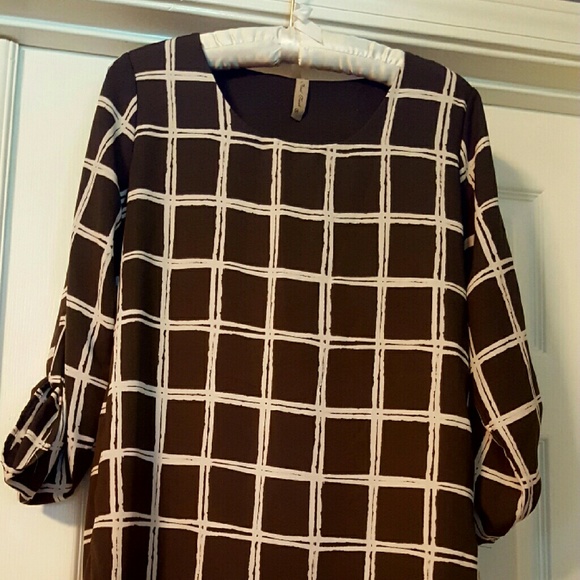 SOLD! Olive Green Sheath Mini - Picture 6 of 7