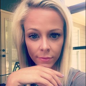 Meet your Posher, Lynsey