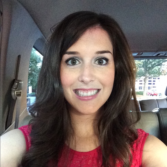 Meet your Posher, Sara - Picture 1 of 1