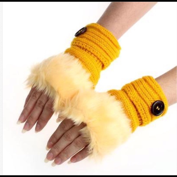 Winter Fingerless Gloves - Picture 3 of 4