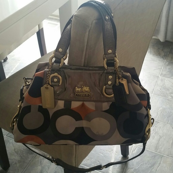 Beautiful Coach purse and matching wristlet - Picture 1 of 4
