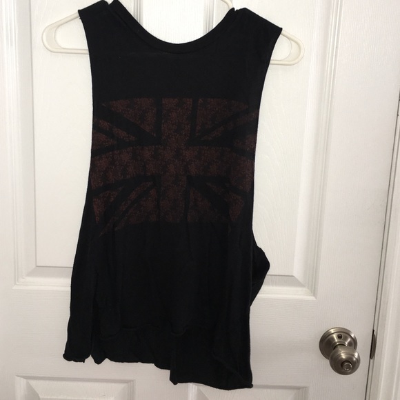 Muscle tee