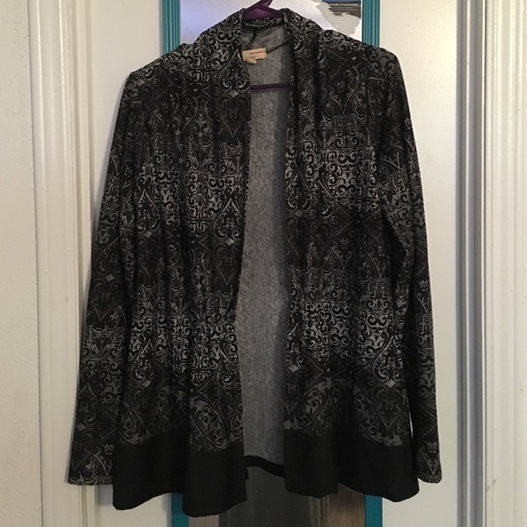 Black and grey cover up