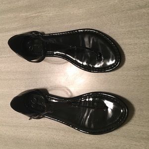 Black t strap sandals (flat)