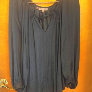 Gorgeous flowy Jennifer Lopez top