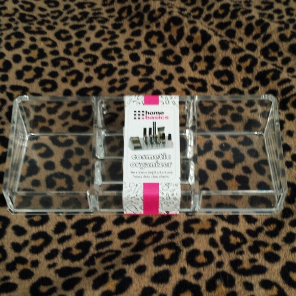 Clear cosmetic organizer