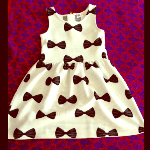 H&M Other - 🎀H&M PARTY/HOLIDAY DRESS - SIZE 4-6🎀 NWOT❣