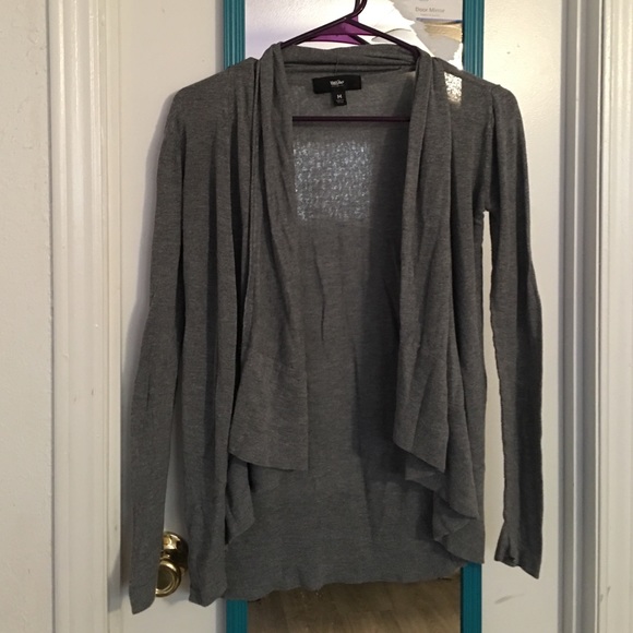 Grey long sleeve cover up