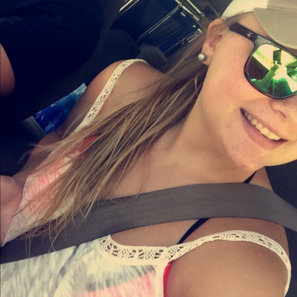 Meet your Posher, Jordan - Picture 2 of 3