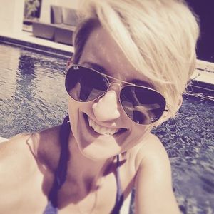 Meet your Posher, Leslee