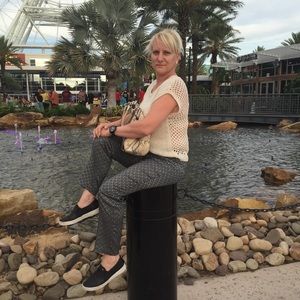 Meet your Posher, Elena